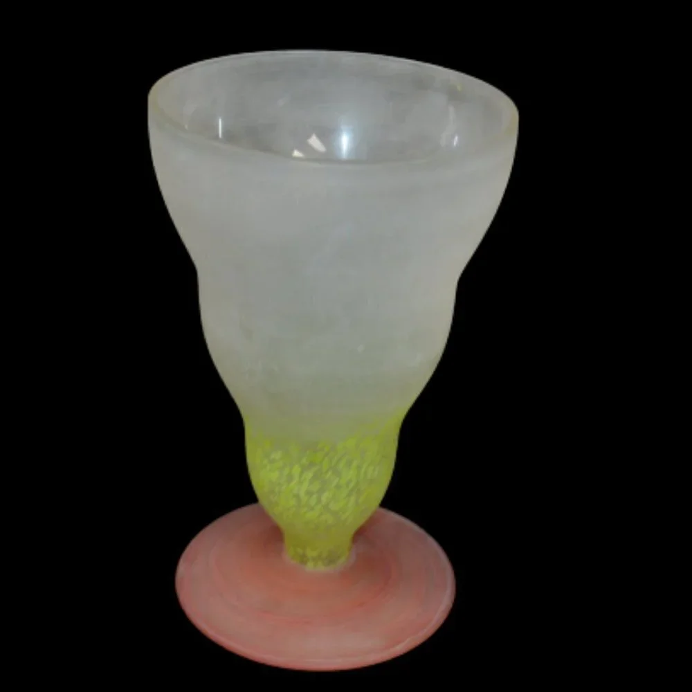 Beautiful Art Glass Hand Blown Vase 8.25